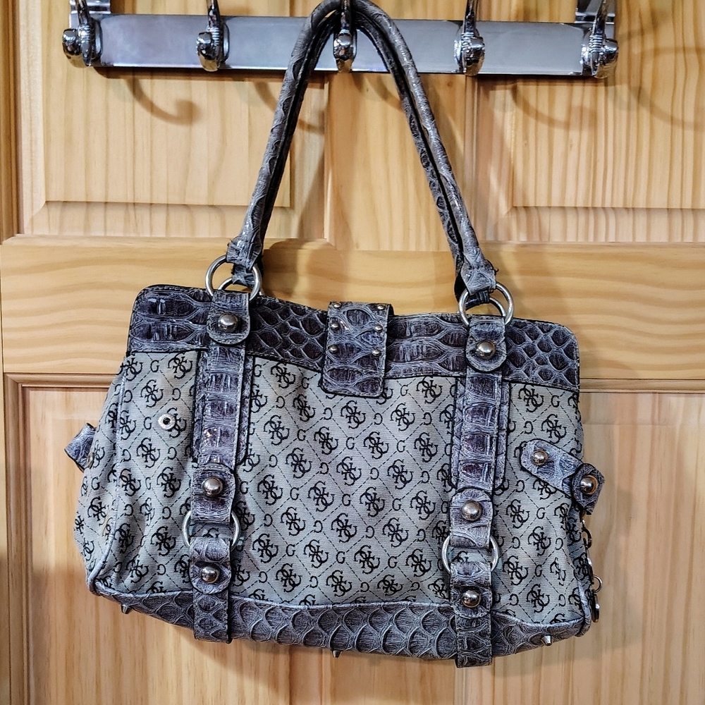 Vintage GUESS Bag (RARE) - Picture 2 of 2